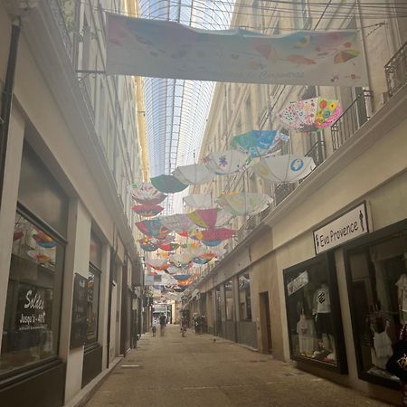 Bel Appartement En Plein Coeur De Carpentras Bagian luar foto