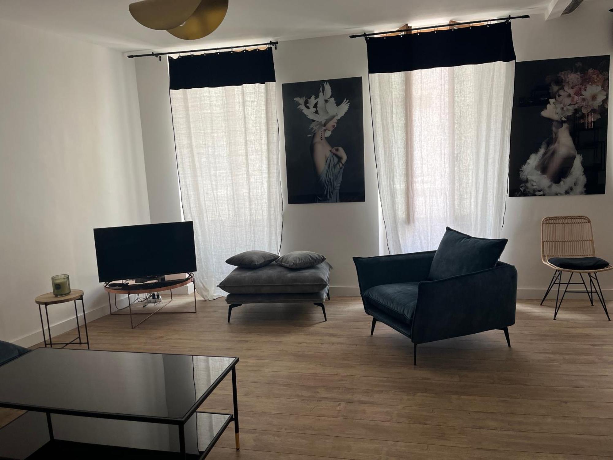 Bel Appartement En Plein Coeur De Carpentras Bagian luar foto